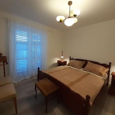 Apartments Dile Sukošan Eksteriør bilde