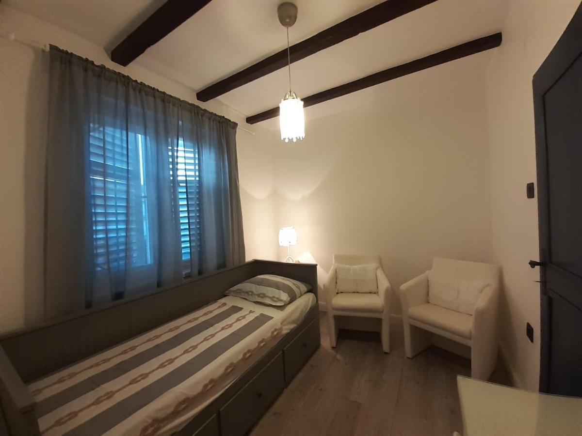 Apartments Dile Sukošan Eksteriør bilde