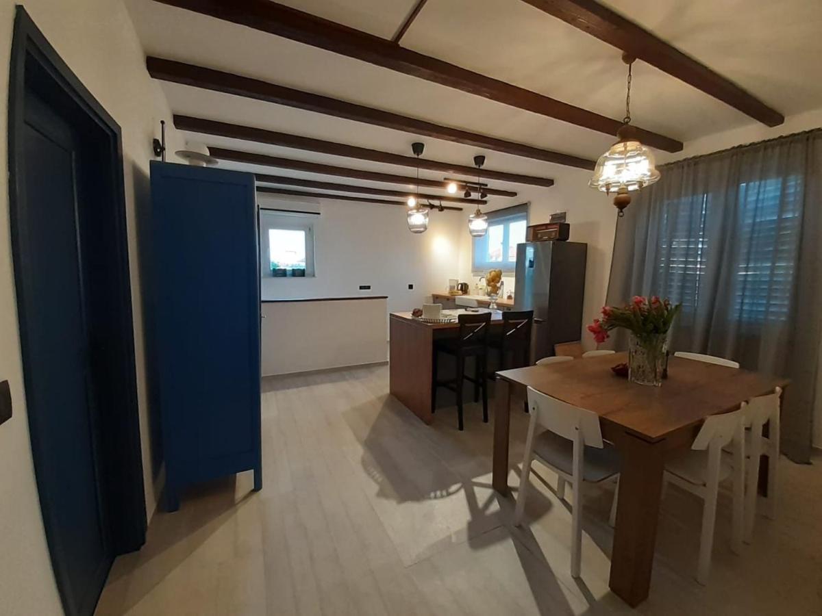 Apartments Dile Sukošan Eksteriør bilde
