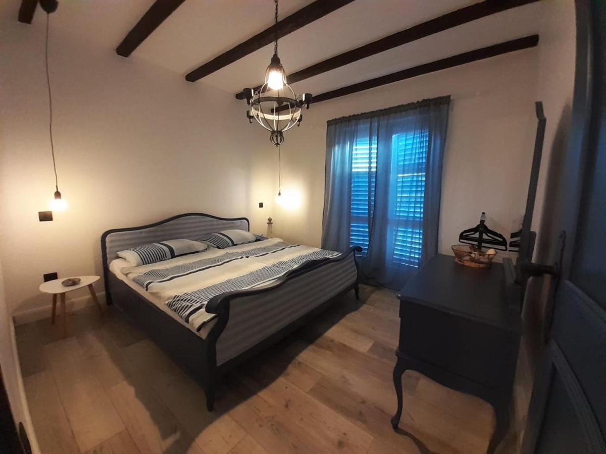 Apartments Dile Sukošan Eksteriør bilde
